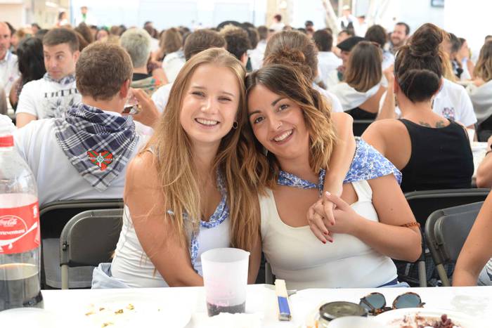 Aldai plaza txiki geratu da  85 1503894530064