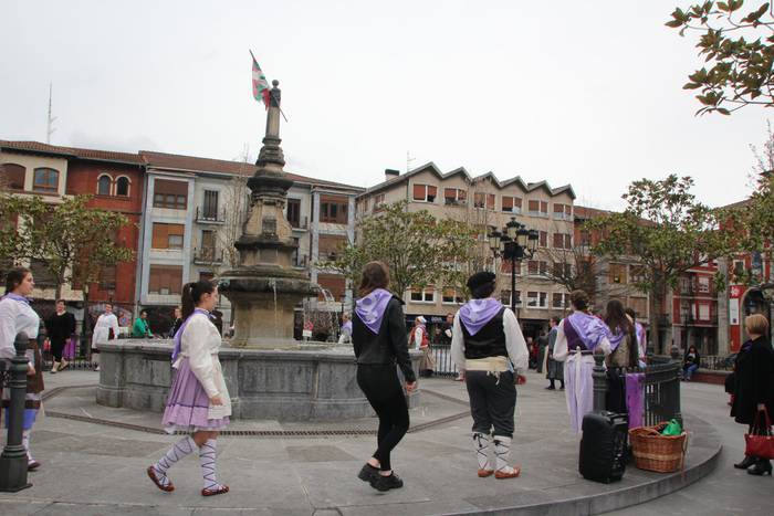 Dantzaren bidez aldarrikatu  6 1520777778634