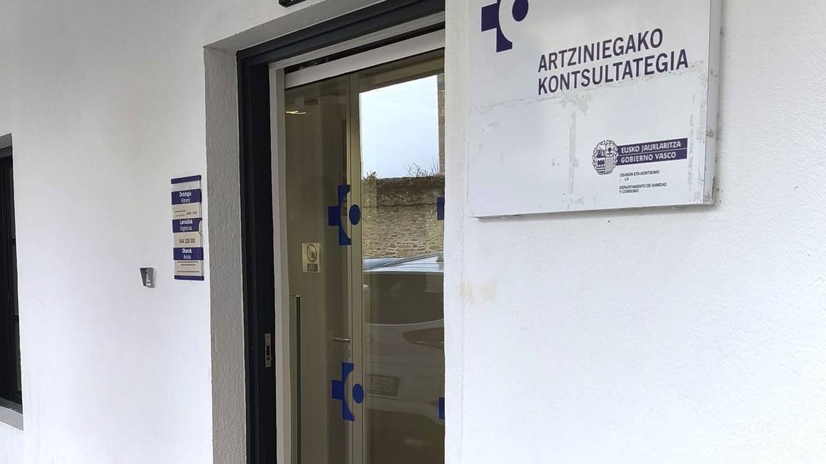 Ez dago medikurik Artziniegan zenbait erabiltzaileren jarrera "oldarkorren" ondorioz, Osakidetzak bigarren plaza onartu arren