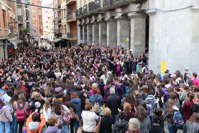 Greba feministaren goizeko t 38 1520512177073