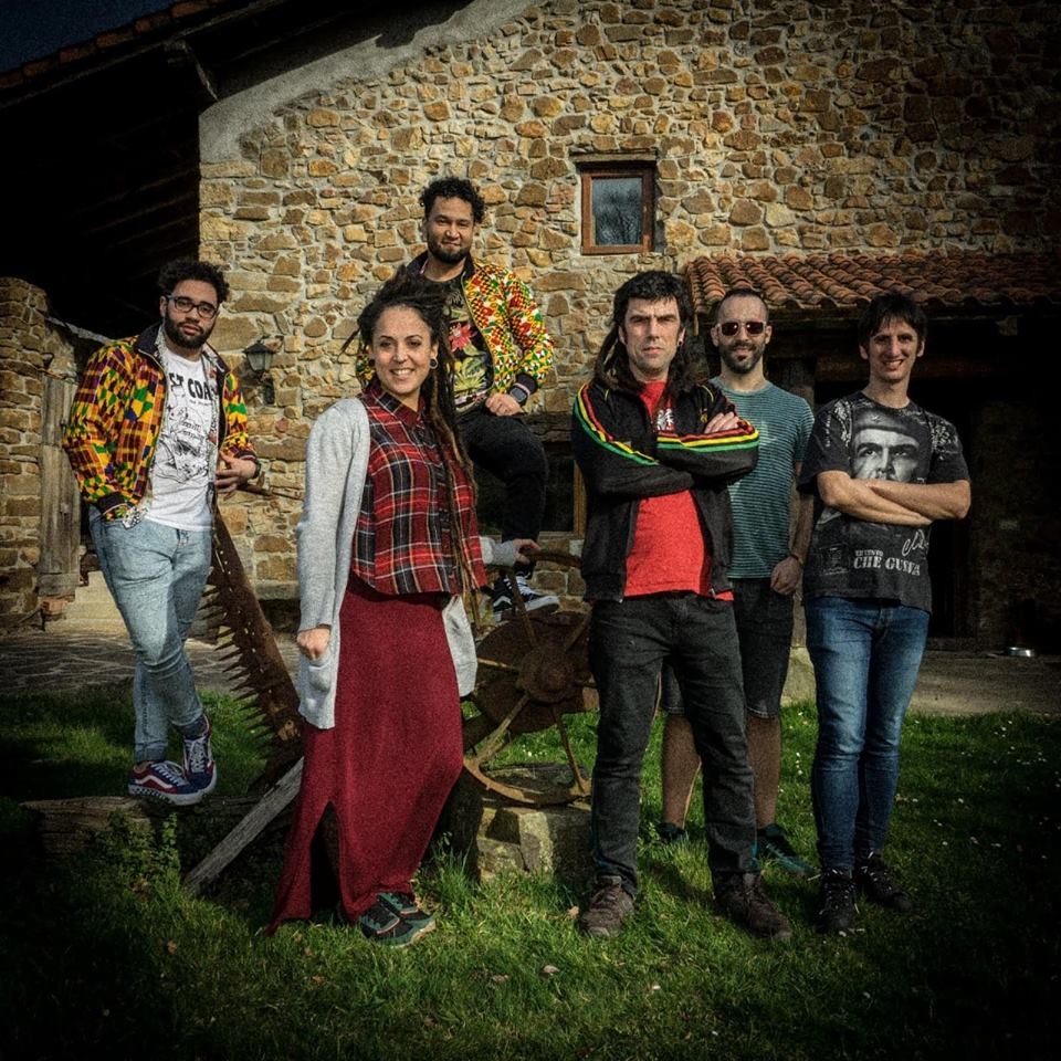 Aiaraldeko azken musika nobedadeak entzungai: Lyrikan, Luis Vil & La Brigada Político Social, Radio Revolución...