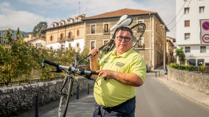 “Nire denbora libre guztia eskaini diot honi, horrek dakarren sakrifizio guztiarekin”