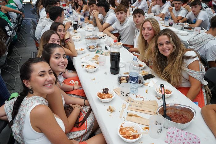 Jendetza batu da kuadrillen  54 1756402154029