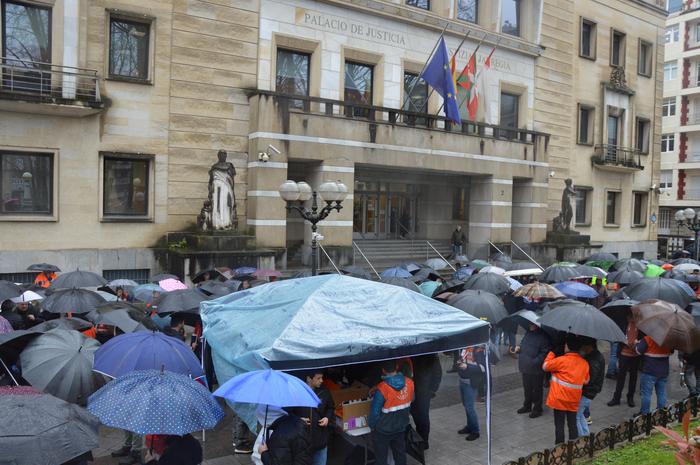 Tubos Reunidoseko langileek  2 1772794960780