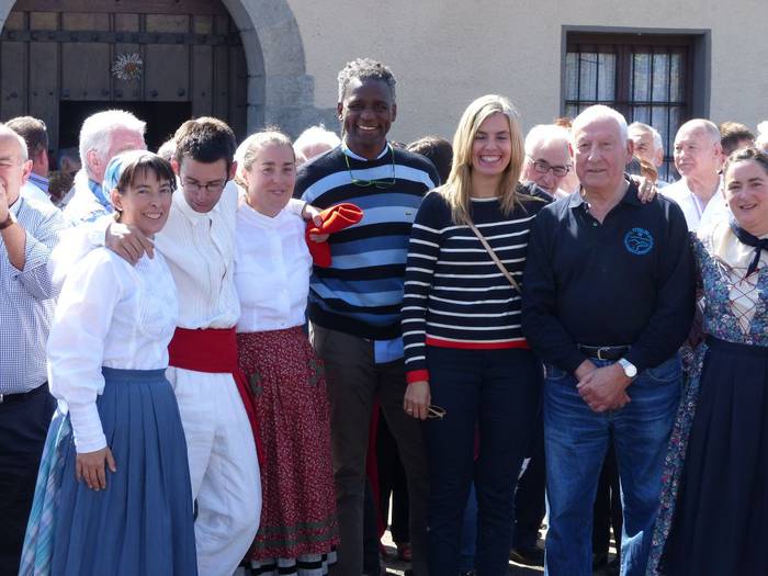 Auzokide ugarik hartu zuten  114 1506367076517