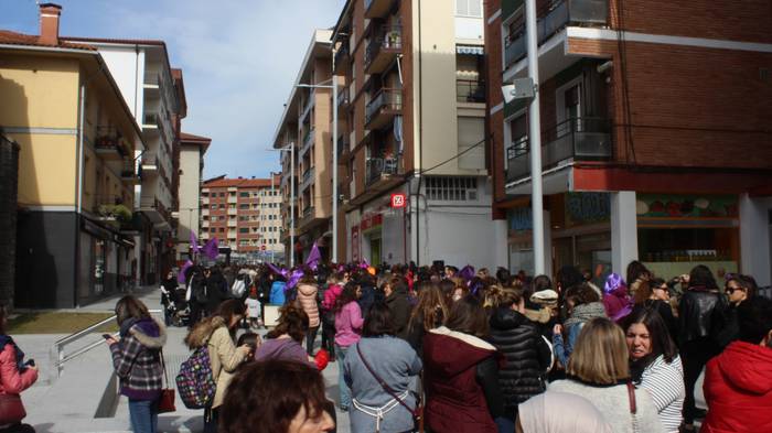 Greba feministaren goizeko t 163 1520520316295