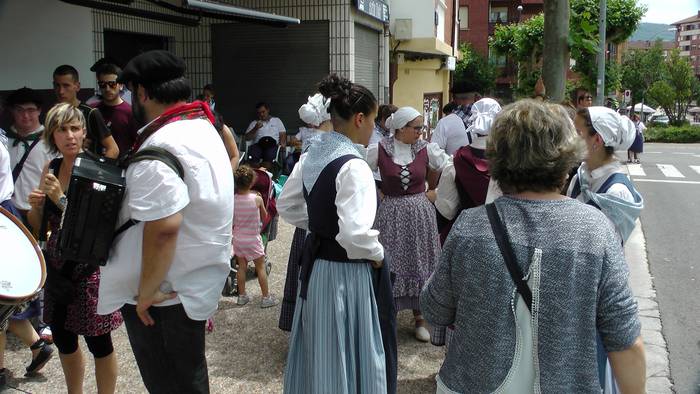 Dantza taldeak taldeak izan  46 1496047481981