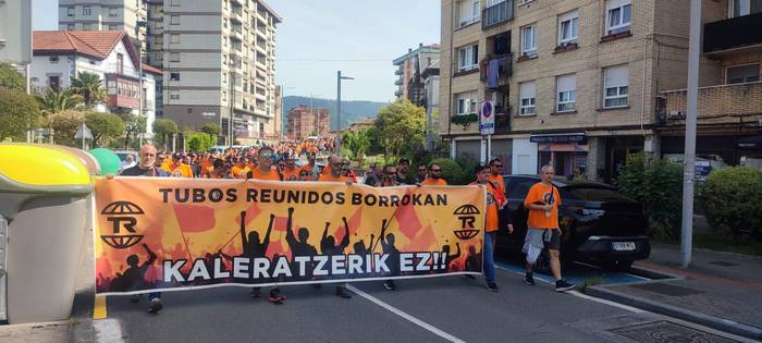 Tubos Reunidoseko bi langile 6 1776453825042