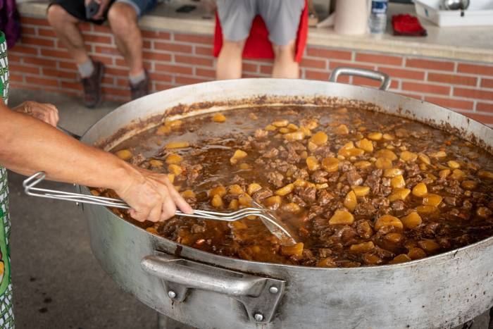 Ehunka lagun bildu dituzte j 17 1757018367039