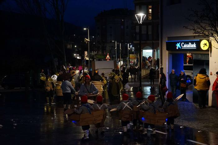 Irudimenez bete dituzte Amur 18 1771098553641