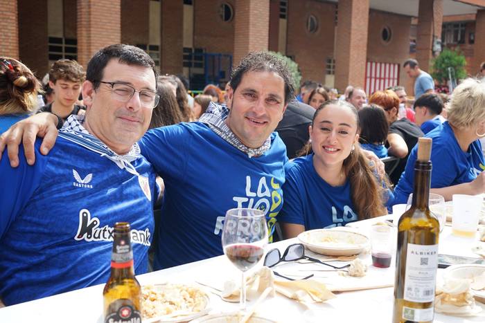 Ehunka lagun bildu ditu Lati 6 1758394264339