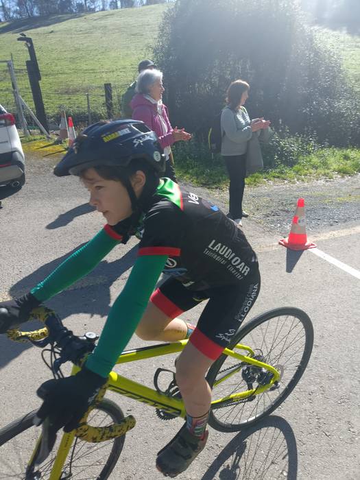 Txirrindulari gazteek erloju 53 1771856248840