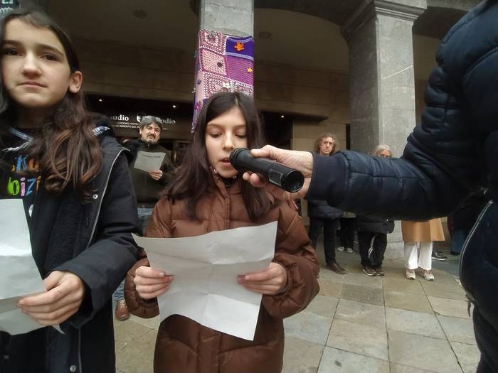 Euskararen aldeko ekitaldi b 21 1669990079849