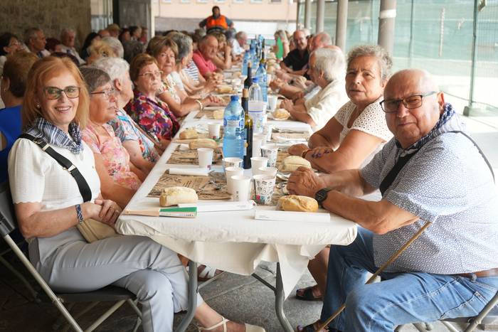 Atzoko gazteen bazkariak ehu 25 1755463284288