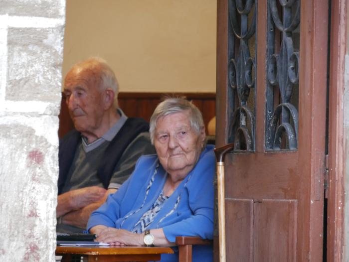 Ura eskatzen zeharkatu dute  38 1536436933518