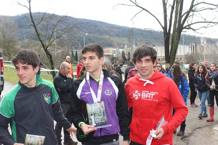 Ehunka lasterkarik bete ditu 53 1518372744281