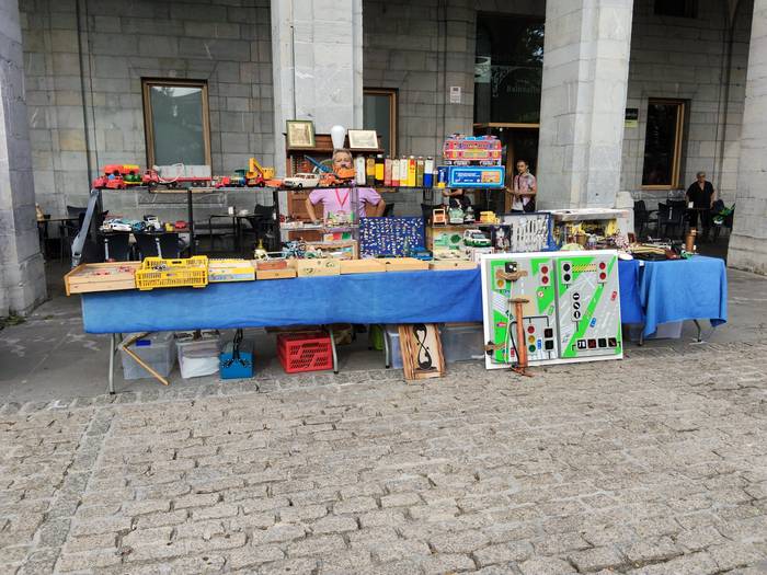 Antzinako objektuz eta bildu 47 1758390915642