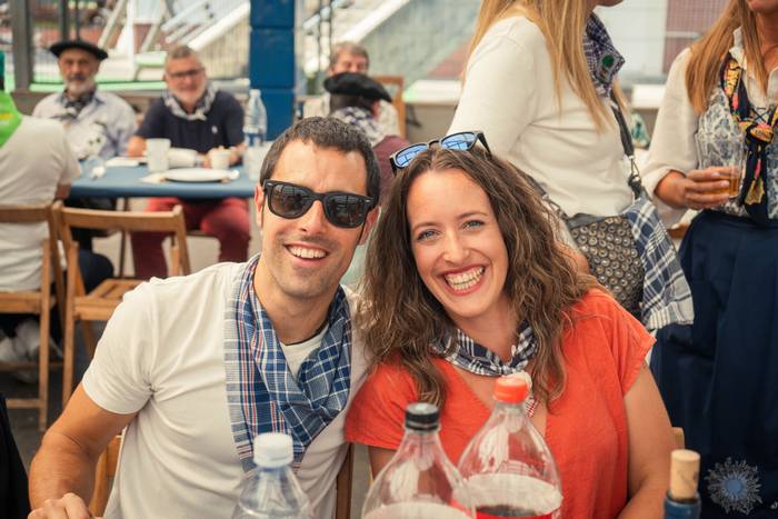 Ehunka lagun bildu dituzte j 50 1757018473672