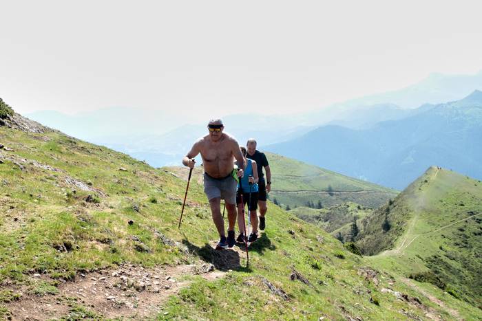 Dozenaka lagun igo dira esku 58 1620624412500