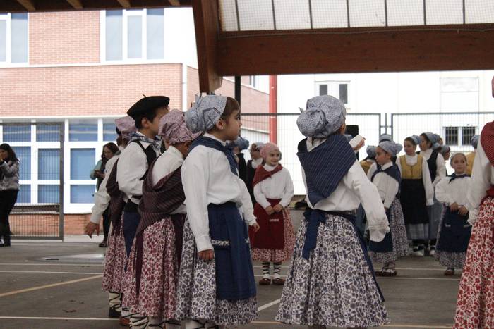 Dantzari Egunak herriguneko  81 1521468292024