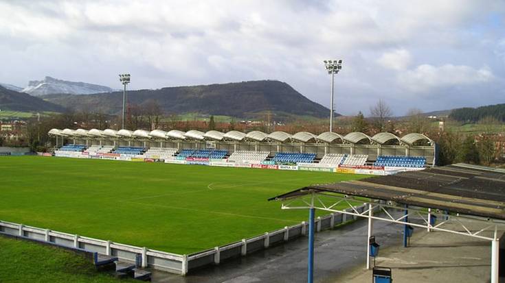 Amurrioko Udalak adierazpen instituzionala egin du Basarteko futbol zelaian agertutako margoketak gaitsezteko