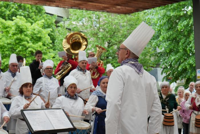 Danbor-hotsek eta barraskilo 14 1777364034486