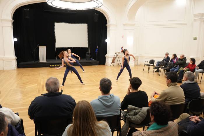 Jon Riverak gimnasia erritmi 8 1766777020863