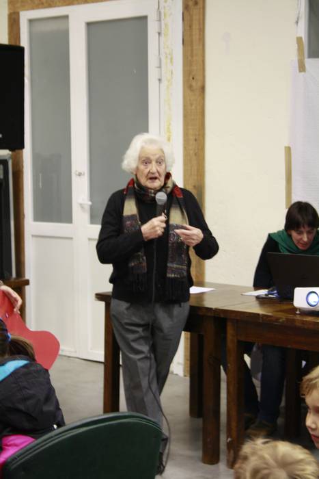 Aiaran ere armairutik atera  23 1511252348243