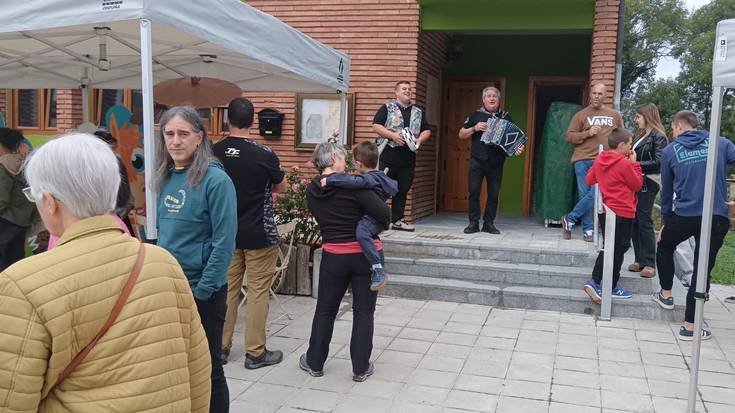 Bizilagunen artean ospatu dituzte Belandiako jaiak