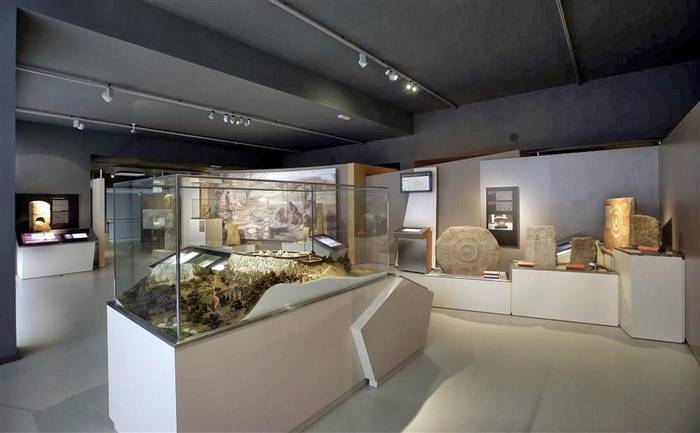 Arkeologi Museoak ikusgai jarri ditu Urduñan aurkitutako hainbat elementu zeramiko