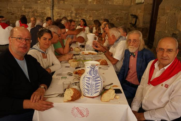 Ehunka kofrade bildu dira el 34 1756714033201