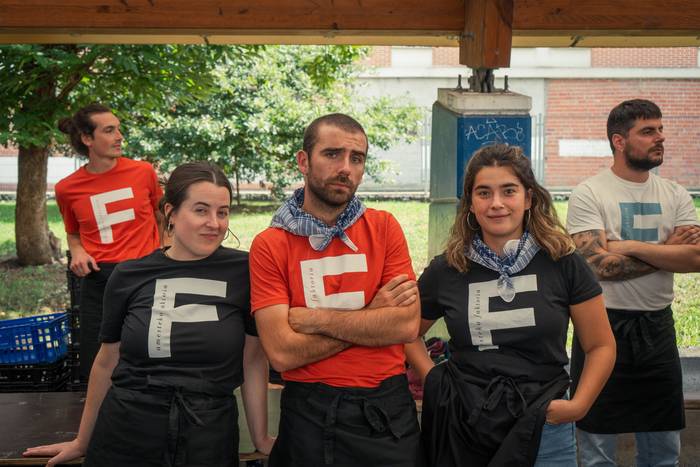 Ehunka lagun bildu dituzte j 24 1757018384266