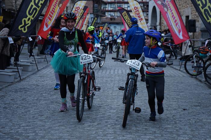 400 kirolarik parte hartu zu 128 1767282930443