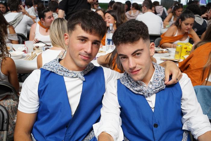 Jendetza batu da kuadrillen  38 1756401983429