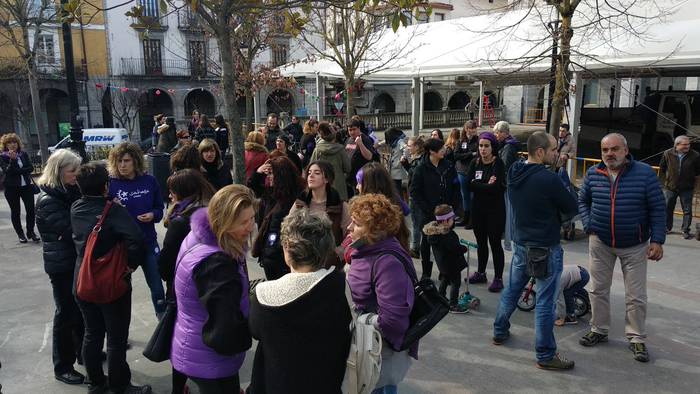 Greba feministaren goizeko t 14 1520511449389