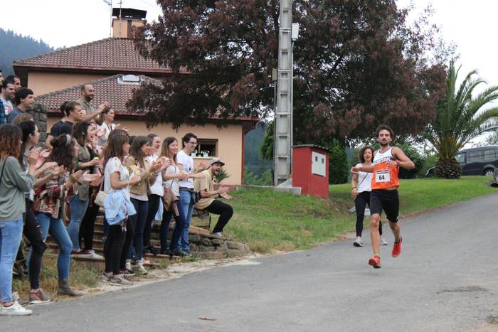 Auzoko mendiak zeharkatu zit 65 1498471237905