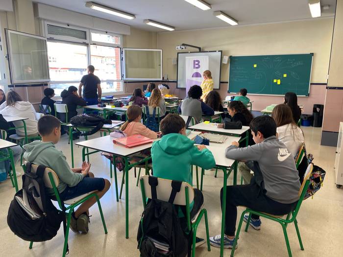 Aiaraldeko emakume* errefere 8 1761815971744