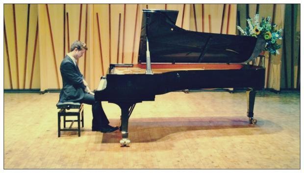Londreseko Orkestra Filarmonikoan pianoa jotzeko hautatu dute Antonio Oyarzabal
