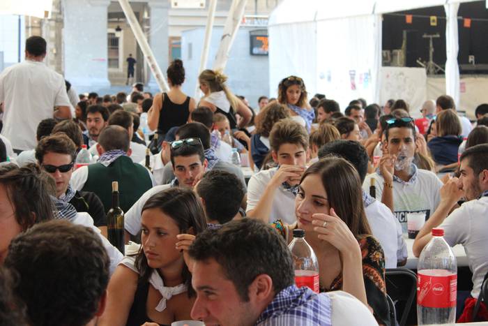 Aldai plaza txiki geratu da  4 1503586127036