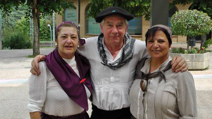 Dantza taldeak taldeak izan  165 1496056290129