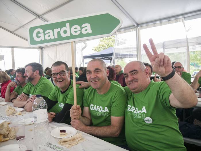 Mundu osoko gardearrak batu  15 1714849892386