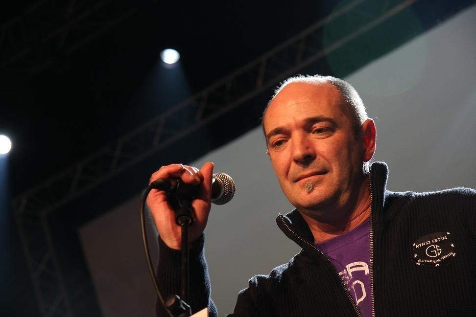 Andoni Egaña eta Yolanda Arrieta birritan ikusteko aukera emango du Jalgik gaur, besteak beste