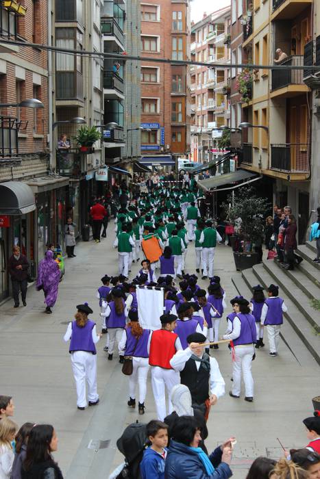 Ehunka umek zabaldu dute dan 18 1493310531057