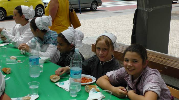 Dantza taldeak taldeak izan  25 1496041572163