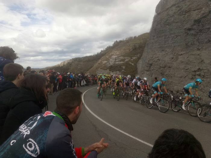 Euskal Herriko itzuliak esku 30 1522853527058