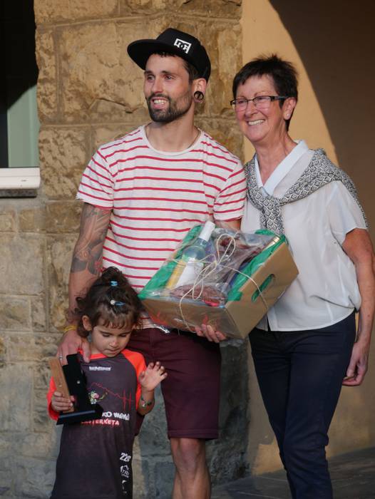 Haur zein helduek izan zuten 334 1538429517078