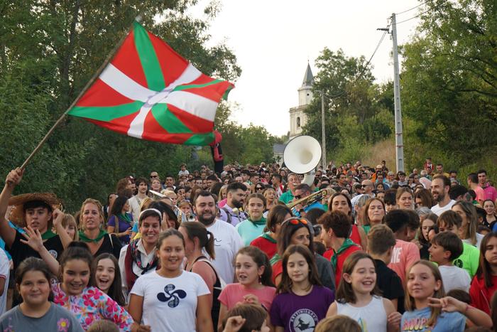 Arteko Gure Aman elkartu eta 53 1757796410143