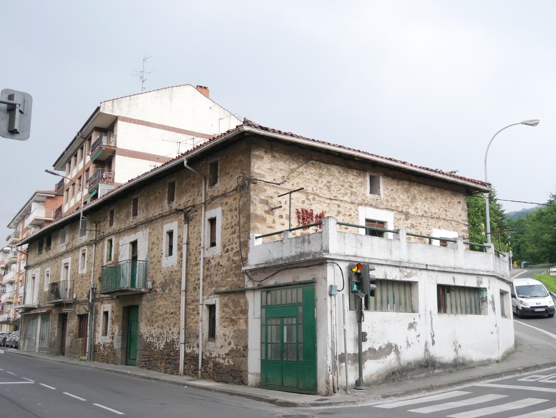 Españica Etxea botatzeko prozesua abiatu du udalak
