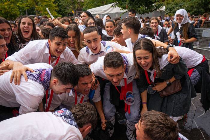 Lehertu da festa-giroa Amurr 59 1755025725418