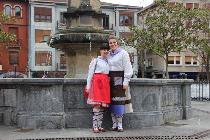 Dantzaren bidez aldarrikatu  7 1520777784985